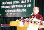 GS Nguyễn Tài Thu truyền đạt những kiến thức liên quan đến châm cứu cho các học viên