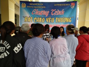 Phát hơn 200 suất cháo miễn phí đến người bệnh điều trị nội trú