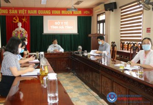 Tiến sỹ Đường Công Lự - Phó Giám đốc Sở Y tế chủ trì tại điểm cầu Hà Tĩnh