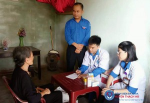 Khám, phát thuốc cho 10 hộ gia đình khó khăn; Tặng hơn 250 suất cháo cho người bệnh điều trị nội trú