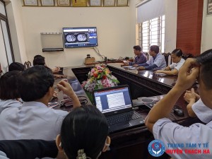 Bệnh nhân nặng tại TTYT huyện Thạch Hà được hội chẩn từ xa với Bệnh viện Trung ương Huế
