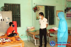 Học sinh trong khu cách ly tại Trường Tiểu học Lai Cách (Cẩm Giàng, Hải Dương). Ảnh: BYT