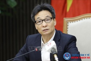 Phó Thủ tướng Vũ Đức Đam, Trưởng Ban Chỉ đạo Quốc gia phòng, chống dịch bệnh COVID-19 chủ trì cuộc họp. Ảnh: Dương Giang/TTXVN