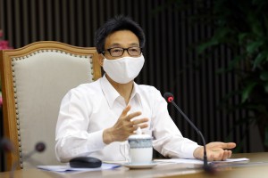 Phó Thủ tướng Vũ Đức Đam phát biểu tại cuộc họp BCĐ quốc gia về phòng, chống dịch COVID-19. Ảnh: VGP/Đình NamKhông để dịch tấn công từ cả 2 mũi