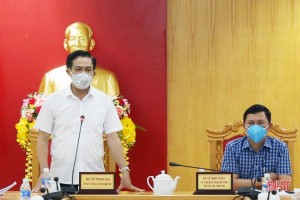 Chủ tịch UBND tỉnh Võ Trọng Hải - Trưởng BCĐ phòng, chống dịch bệnh Covid-19 tỉnh và Phó Chủ tịch UBND tỉnh Lê Ngọc Châu - Phó Trưởng ban Thường trực BCĐ phòng, chống dịch bệnh Covid-19 tỉnh chủ trì cuộc họp Ban Chỉ đạo phòng, chống dịch bệnh Covid-19 tỉn