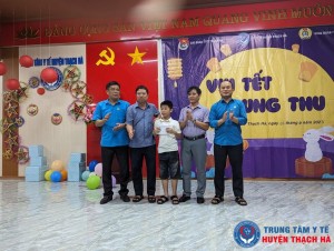 Đêm hội Vui Trung thu ý nghĩa tại Trung tâm Y tế huyện Thạch Hà