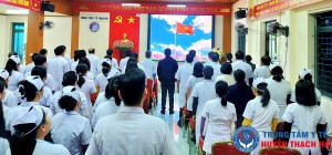 Toàn cảnh buổi Lễ Chào cờ tháng 11/2025 của Trung tâm Y tế Thạch Hà