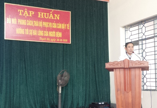 Tập huấn “Đổi mới phong cách, thái độ phục vụ của cán bộ y tế hướng tới sự hài lòng của người bệnh”