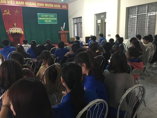 Quang cảnh buổi lễ mít tinh.