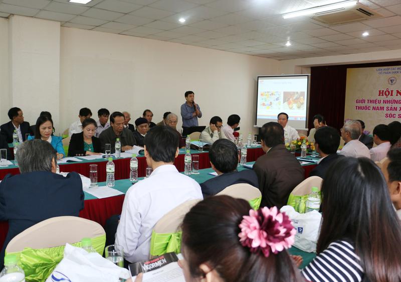 Các đại biểu chia sẽ các bài thuốc hay bằng thảo dược, chữa nhiều bệnh cho nhân dân.