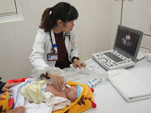 Đăng ký ngay để khám, phẫu thuật tim miễn phí cho trẻ em nghèo bị tim bẩm sinh