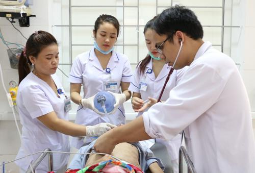 Cấp cứu bệnh nhân tại Bệnh viện đa khoa tỉnh