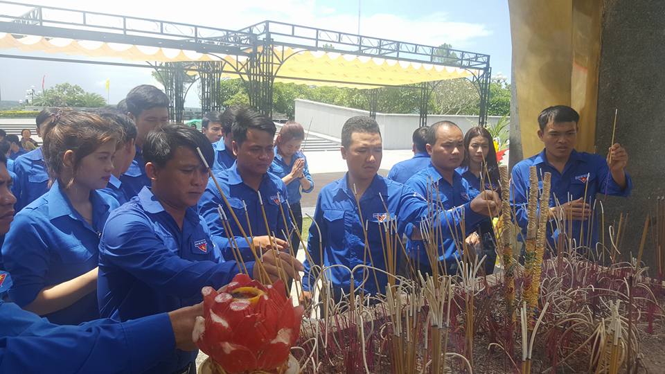 Đoàn viên huyện Thạch Hà hành hương về địa chỉ đỏ