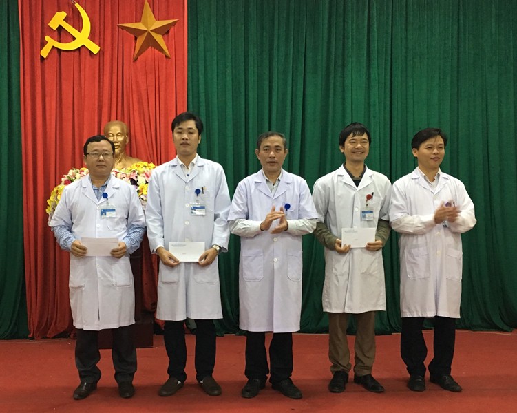 Chào cờ đầu tháng 12: Tập trung công tác kiểm tra, đánh giá cuối năm