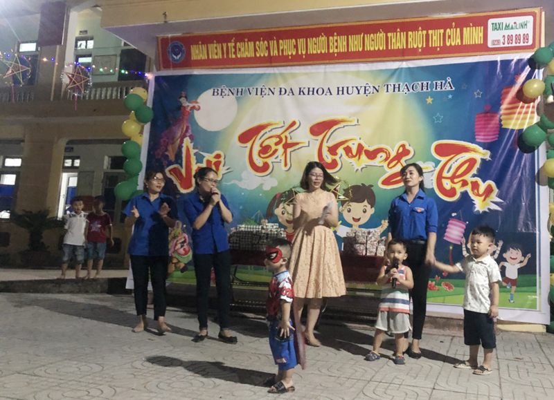 Tổ chức Đêm hội “Vui Tết Trung thu” cho các em thiếu niên, nhi đồng