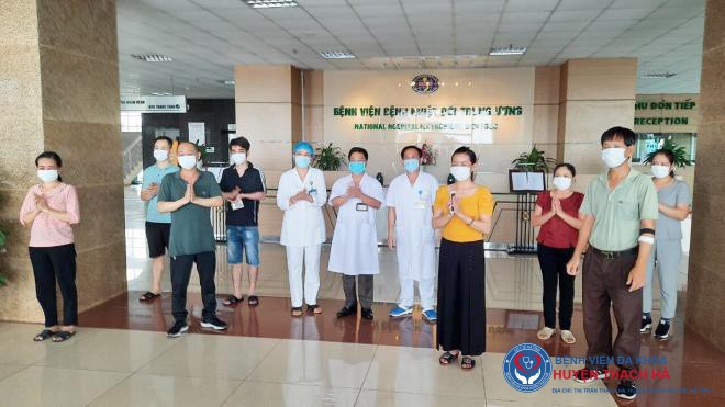 Một số bệnh nhân mắc COVID-19 được công bố khỏi bệnh trước đó tại Bệnh viện Bệnh Nhiệt đới Trung ương.