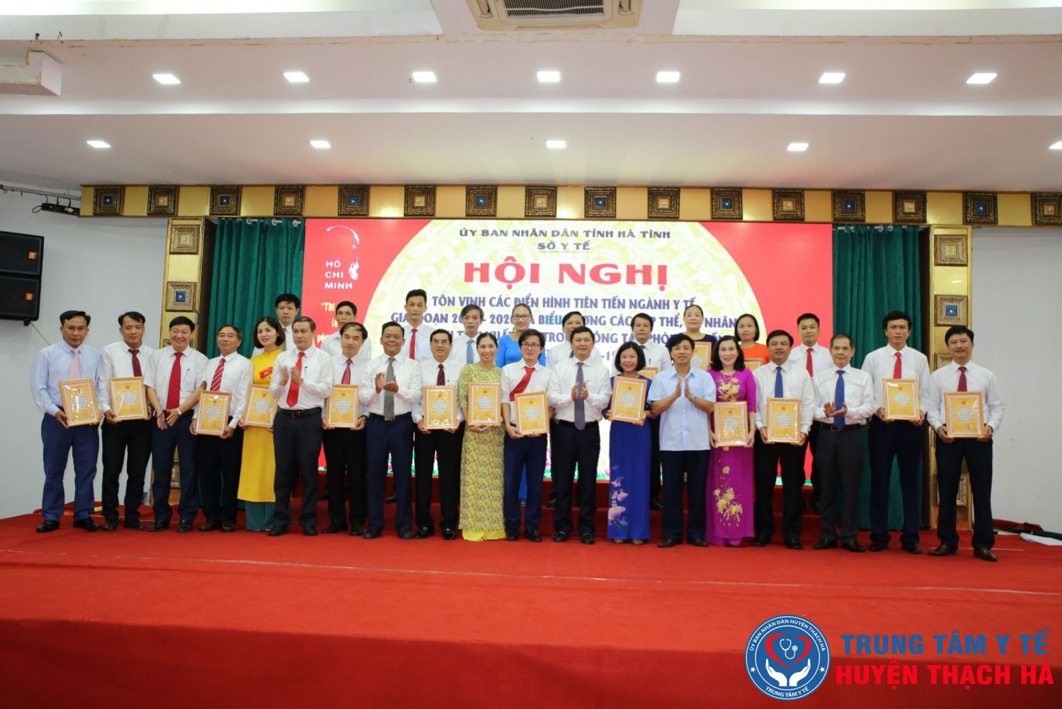 Ngành Y tế: Tôn vinh 10 tập thể, 61 cá nhân điển hình tiên tiến giai đoạn 2015-2020