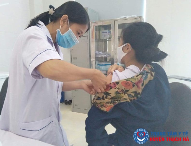 Tiêm vắc xin phòng dại tại Trung tâm Kiểm soát bệnh tật Hà Tĩnh