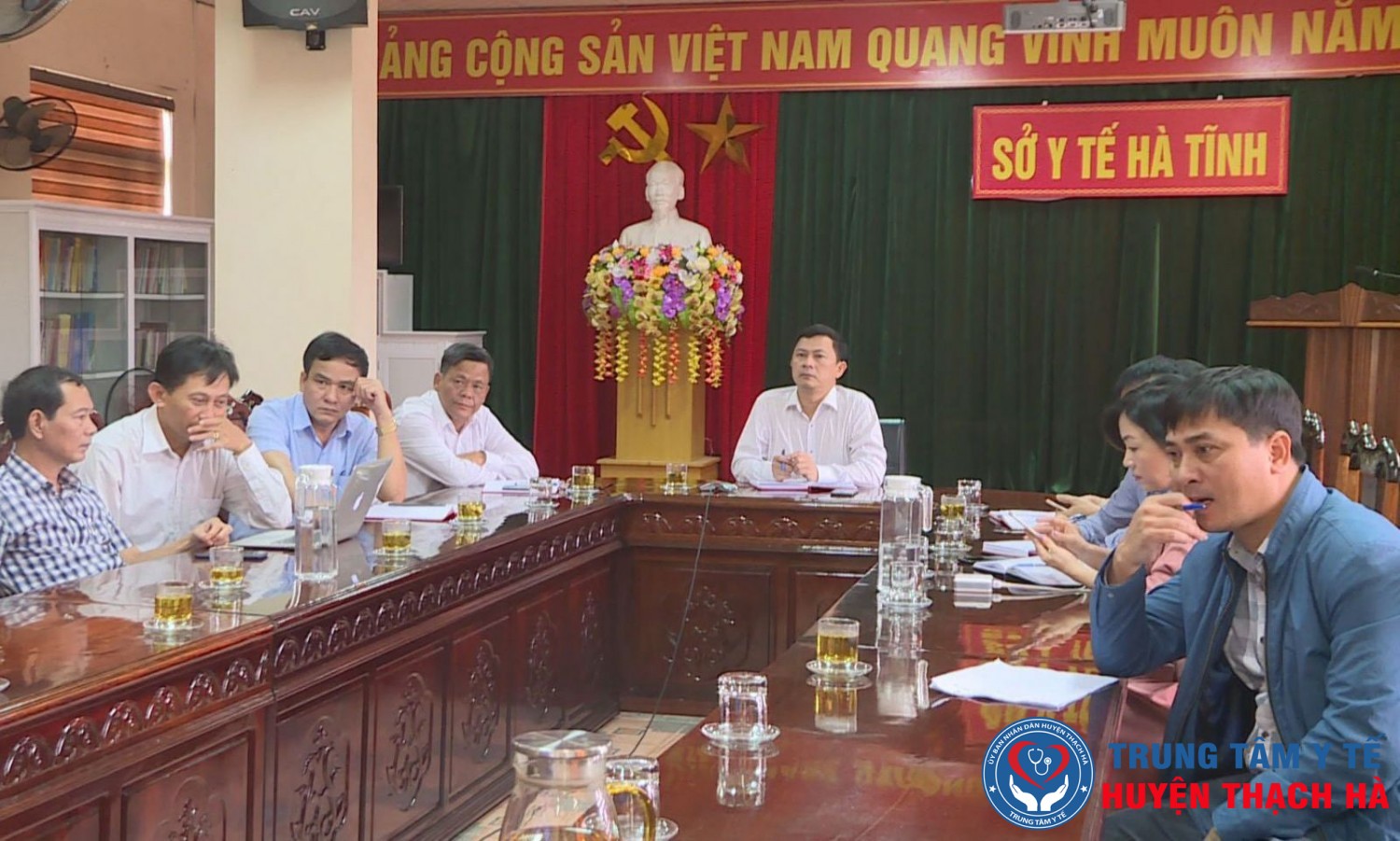 Bác sỹ Lê Ngọc Châu - TUV - Giám đốc Sở Y tế chủ trì tại điểm cầu Sở Y tế Hà Tĩnh