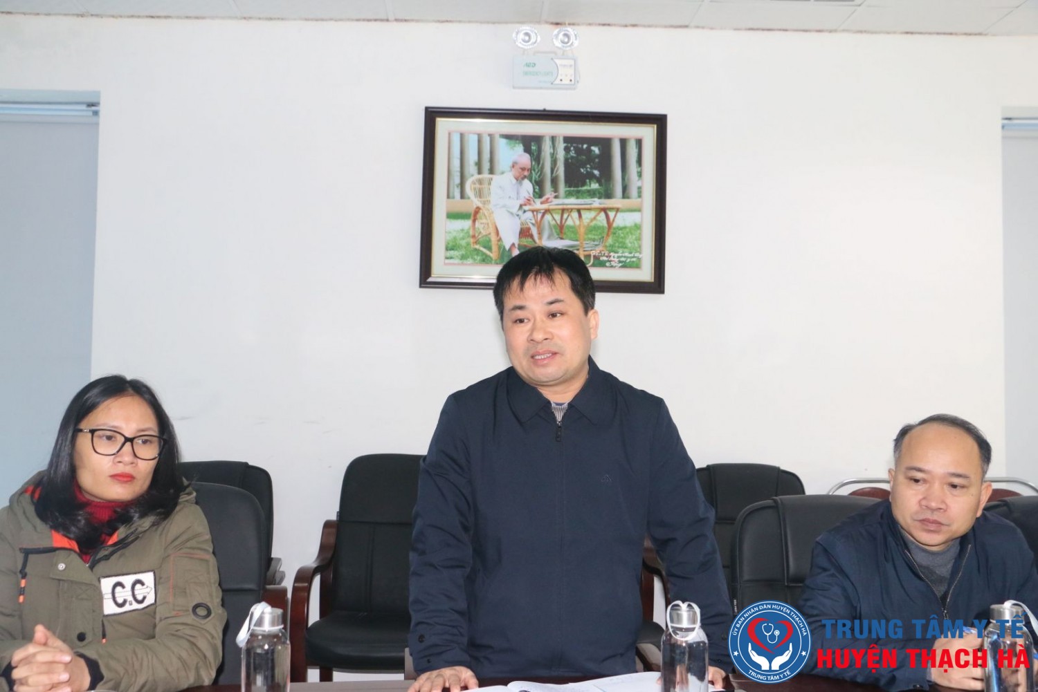 BS Nguyễn Chí Thanh, Phó Giám đốc CDC Hà Tĩnh cảm ơn sự quan tâm của bà Shoko Matsumoto, chuyên gia Trung tâm Quốc gia về y tế và sức khỏe toàn cầu, với ngành y tế Hà Tĩnh, đặc biệt là với người nhiễm HIV. Đồng thời, Phó Giám đốc CDC Hà Tĩnh đề nghị các k