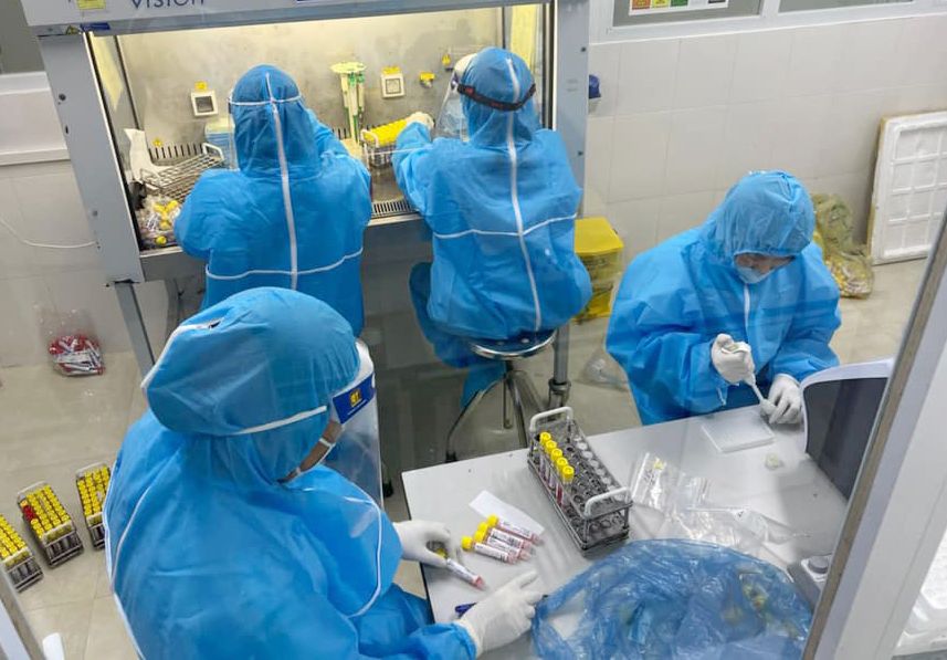 Trung tâm Kiểm soát bệnh tật Hà Tĩnh tăng cường công tác xét nghiệm..