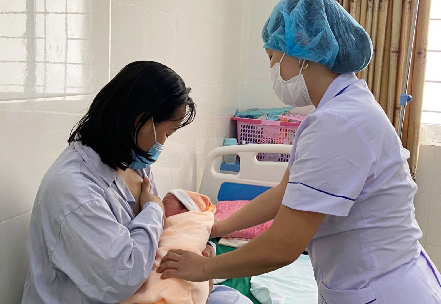 Nuôi con bằng sữa mẹ đúng cách, giúp trẻ phát triển tối ưu