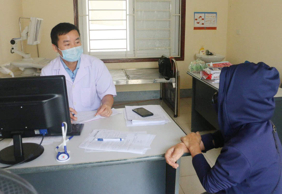 Tăng cường công tác chăm sóc, điều trị cho người bị nhiễm HIV