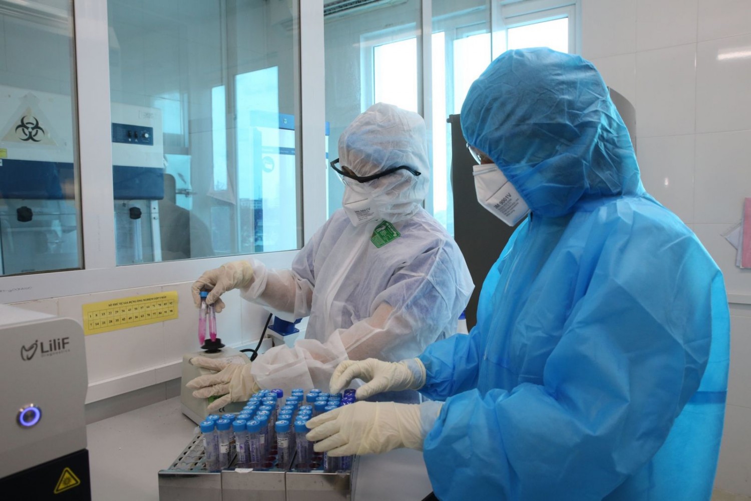 An toàn phòng chống dịch cho nhân viên y tế