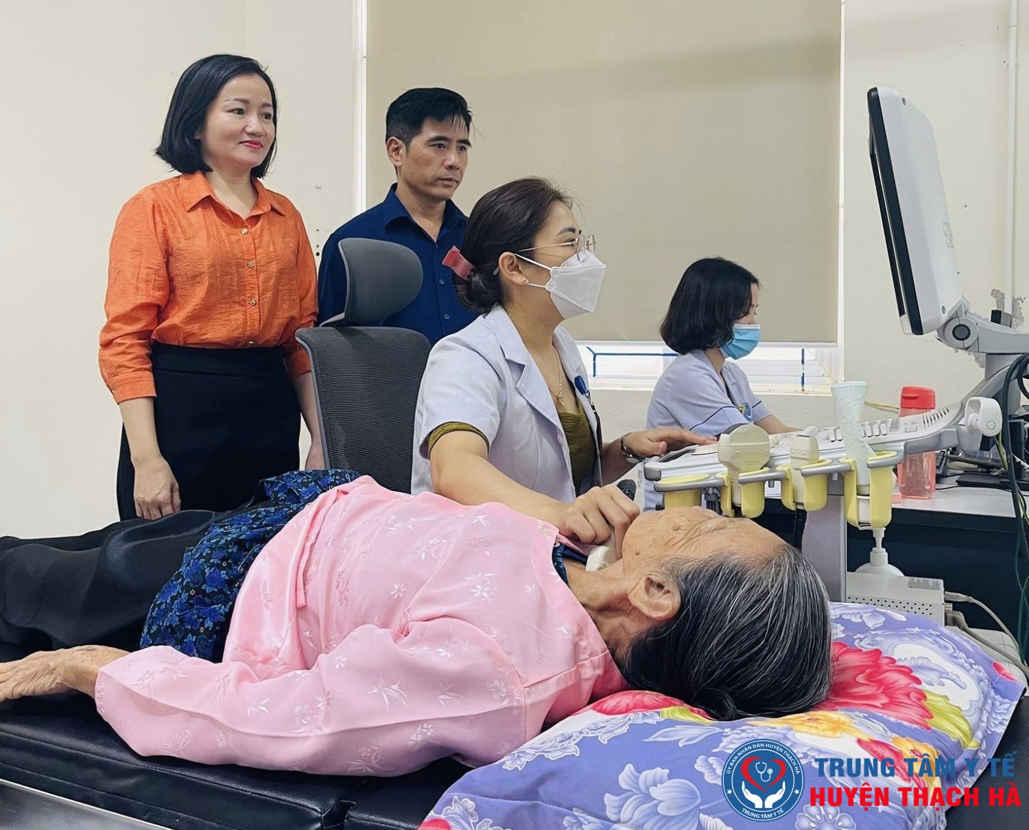 Khám sức khỏe định kỳ cho cán bộ hưu trí thuộc diện BTV tỉnh ủy quản lý