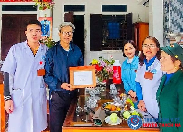 Tuổi trẻ Trung tâm Y tế huyện Thạch Hà hướng tới kỷ niệm ngày Thầy thuốc Việt Nam 27/2