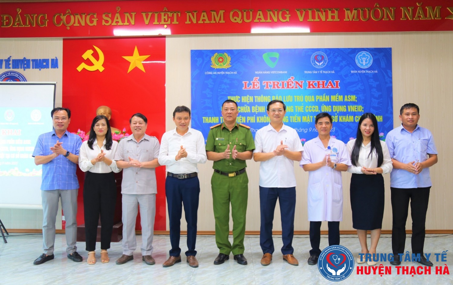 Lễ triển khai ứng dụng CNTT và chuyển đổi số trong khám chữa bệnh và thông báo lưu trú