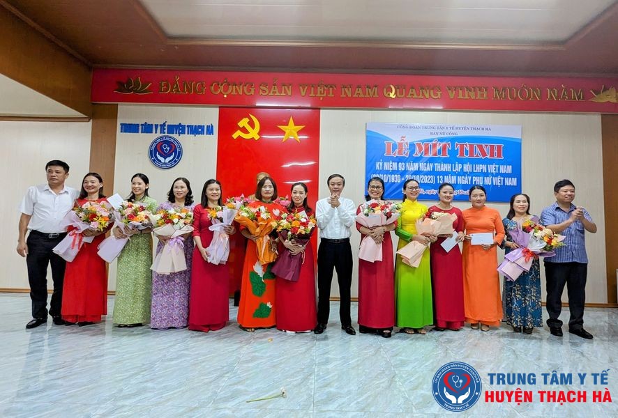 Lễ Mít tinh chào mừng ngày Phụ nữ Việt Nam 20/10