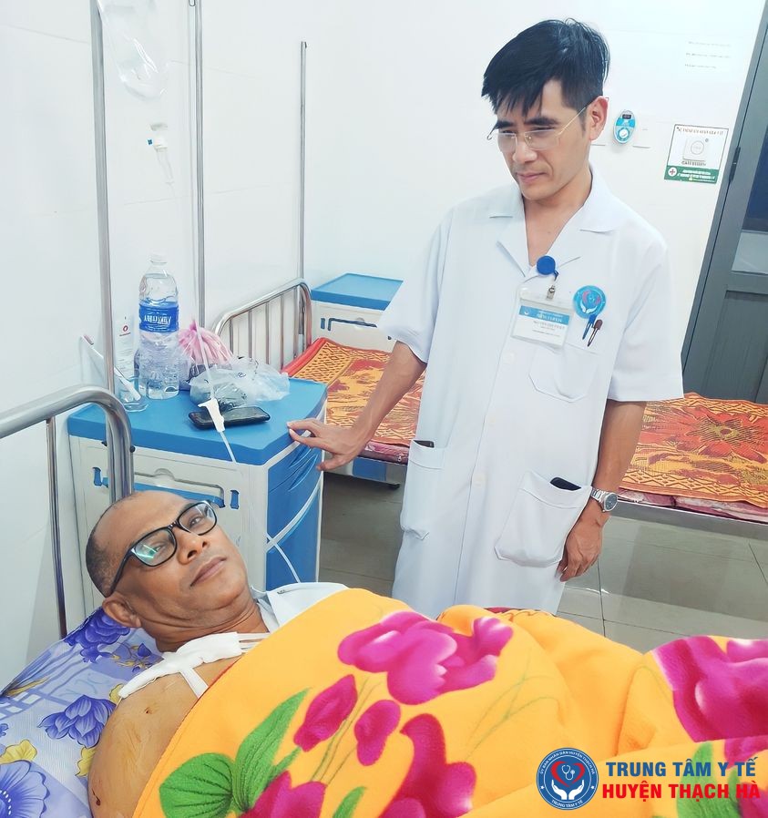 Phẫu thuật thành công cho bệnh nhân người nước ngoài gãy xương đòn do tai nạn giao thông