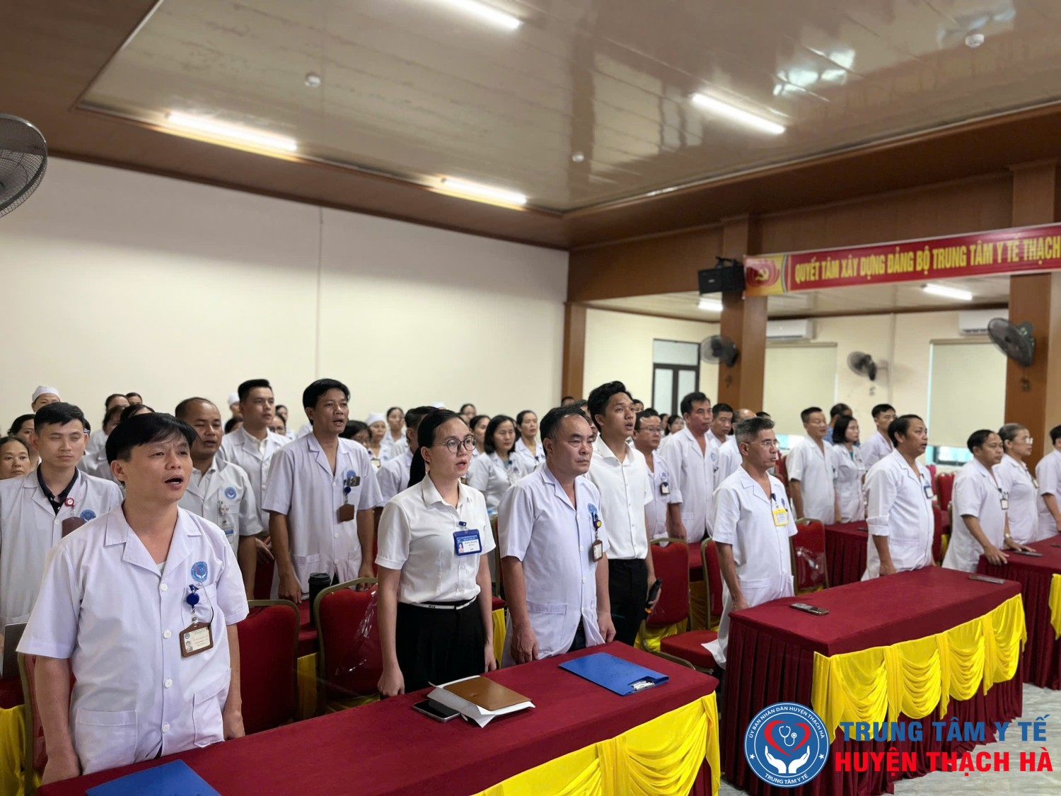 TRUNG TÂM Y TẾ THẠCH HÀ TỔ CHỨC LỄ CHÀO CỜ THÁNG 6/2026